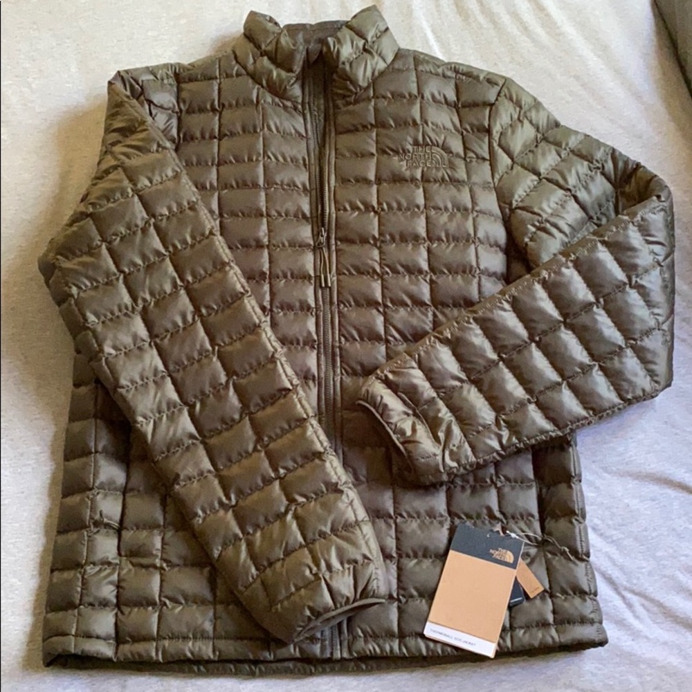 The North Face Men’s Medium Puffer Coat